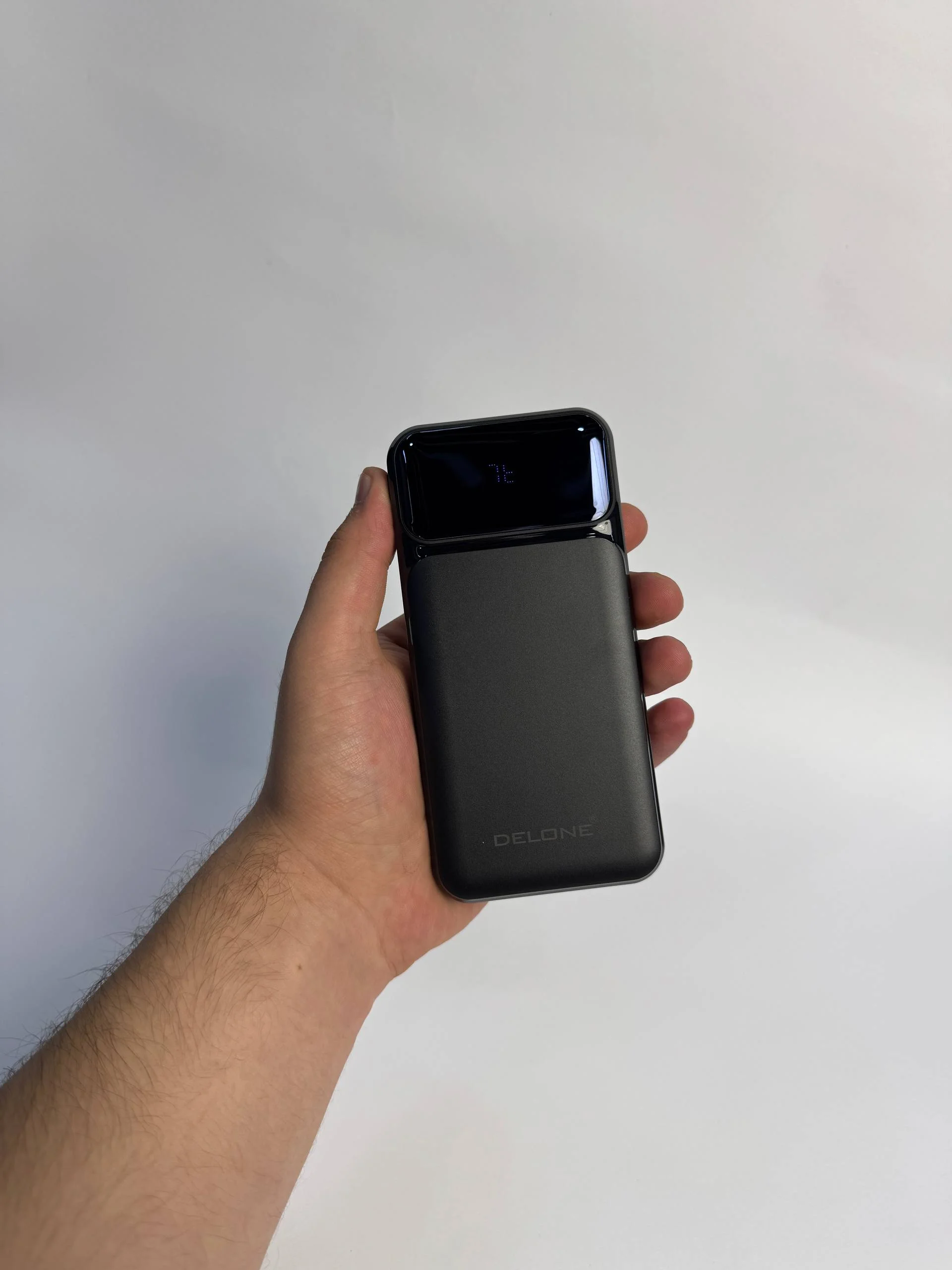 DELONE BRICK POWER 10000mAh – 22.5W Fast Charging Power Bank (Built-in Cable) — 2/4